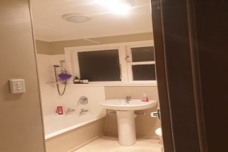 Photo of property in 2/64 Cruickshank Road, Clouston Park, Upper Hutt, 5018