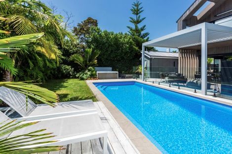 Photo of property in 11 Cheltenham Road, Devonport, Auckland, 0624