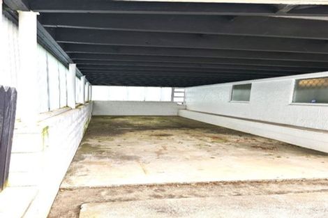 Photo of property in 125 Reeves Road, Pakuranga Heights, Auckland, 2010