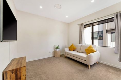 Photo of property in 72 Te Oneroa Way, Long Bay, Auckland, 0630