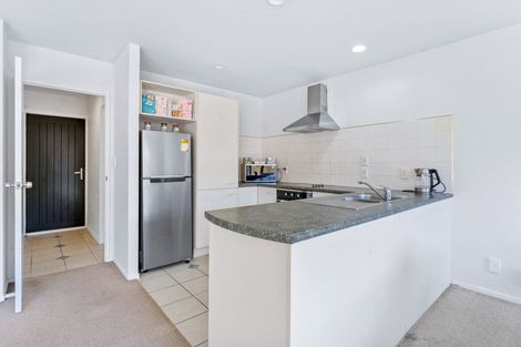 Photo of property in 8/36 John Jennings Drive, Oteha, Auckland, 0632