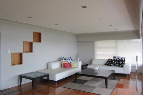 Photo of property in 73 Sylvan Avenue, Northcote, Auckland, 0627