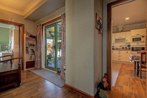 Photo of property in 12 Saint Albans Avenue, Hokowhitu, Palmerston North, 4410