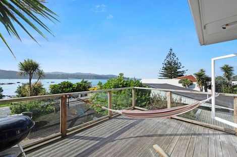 Photo of property in 115 Breaker Bay Road, Breaker Bay, Wellington, 6022