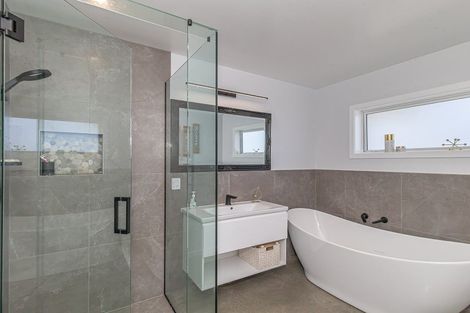 Photo of property in 14 Mowhia Grove, Waitarere, Levin, 5510