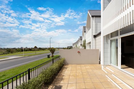 Photo of property in 263 Millwater Parkway, Silverdale, 0932