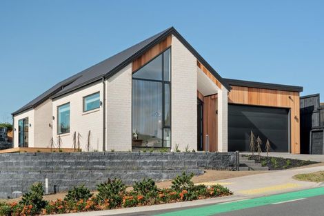 Photo of property in 1 Rereahu Street, Raglan, 3225