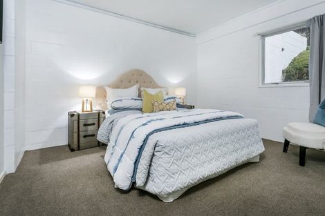 Photo of property in 1/7 Keldale Place, Forrest Hill, Auckland, 0620