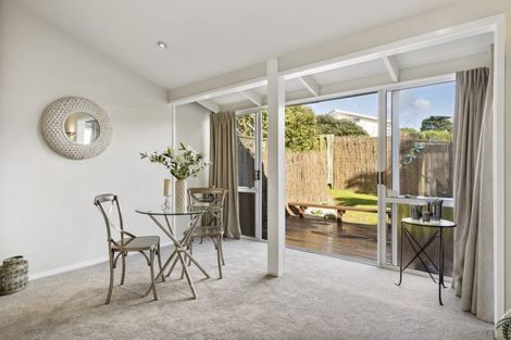 Photo of property in 5/6 Bond Crescent, Forrest Hill, Auckland, 0620