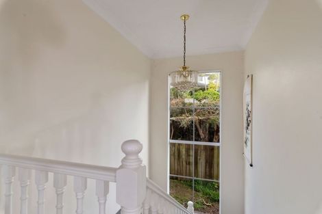 Photo of property in 60 Scarlet Oak Drive, Schnapper Rock, Auckland, 0632