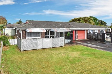 Photo of property in 2/20 Gibbons Road, Weymouth, Auckland, 2103