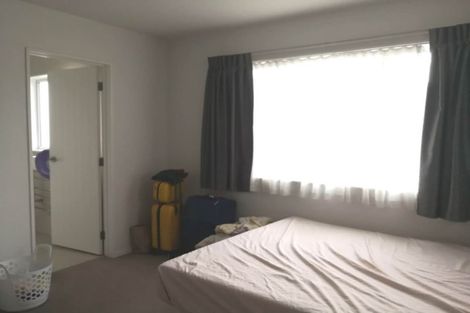 Photo of property in 6b Gossamer Drive, Pakuranga Heights, Auckland, 2010