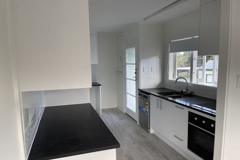 Photo of property in 70 Smythe Road, Henderson, Auckland, 0612