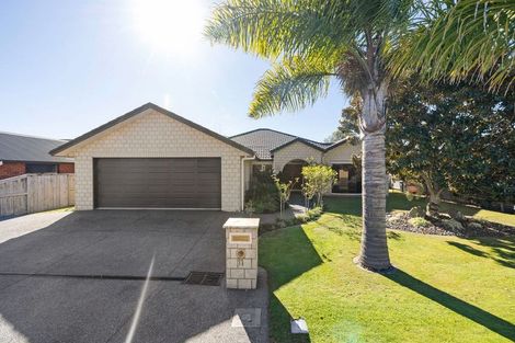 Photo of property in 11 Norfolk Drive, Cambridge, 3434