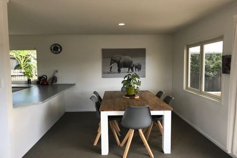 Photo of property in 1a Gazelle Avenue, Beach Haven, Auckland, 0626