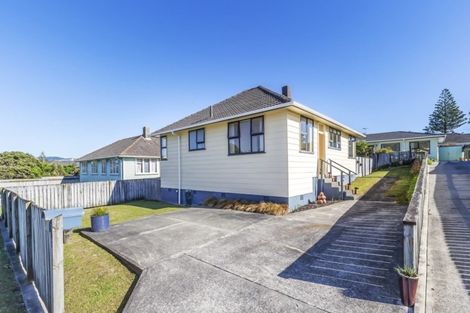 Photo of property in 110 Main Road, Titahi Bay, Porirua, 5022