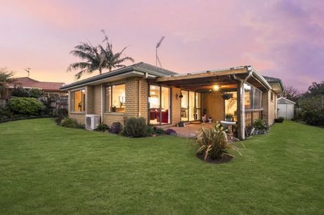 Photo of property in 46 Sandwick Drive, Weymouth, Auckland, 2103