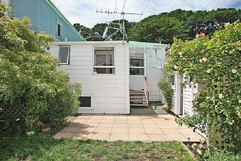 Photo of property in 92 Russell Terrace, Berhampore, Wellington, 6023