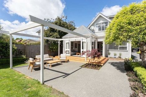 Photo of property in 16 Elmwood Road, Strowan, Christchurch, 8052