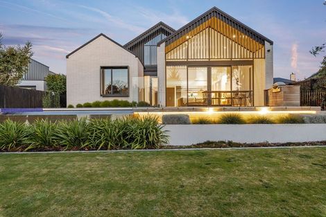 Photo of property in 27 Idris Road, Fendalton, Christchurch, 8052