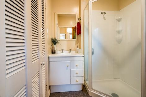 Photo of property in 32 Crieff Street, Northland, Wellington, 6012