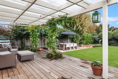 Photo of property in 56 Winton Street, St Albans, Christchurch, 8014