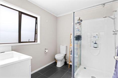 Photo of property in 115 Saint James Drive, Huntington, Hamilton, 3210