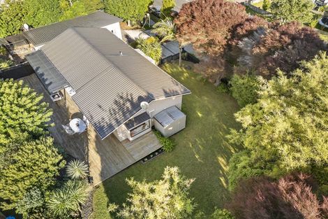 Photo of property in 2 Gosford Drive, Botany Downs, Auckland, 2010