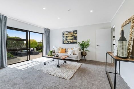 Photo of property in 12a Eagle Place, Red Beach, 0932