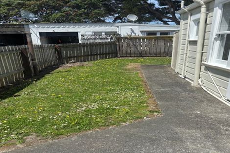 Photo of property in 16 Glendavar Street, Berhampore, Wellington, 6023