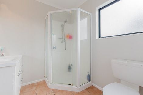 Photo of property in 28 Royal Oak Drive, Kelvin Grove, Palmerston North, 4414