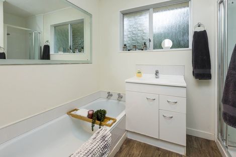 Photo of property in 11b Gemstone Drive, Birchville, Upper Hutt, 5018