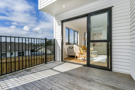 Photo of property in 51c Reynella Drive, Massey, Auckland, 0614