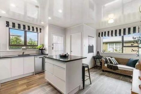 Photo of property in 20 Matapouri Road, Mangere Bridge, Auckland, 2022