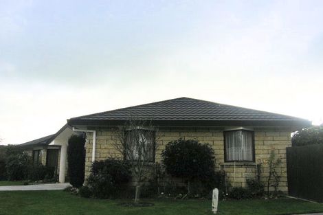 Photo of property in 2 Olive Grove, Highbury, Palmerston North, 4412