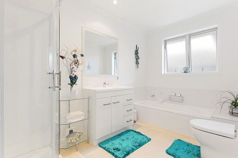 Photo of property in 16 Benmore Crescent, Pyes Pa, Tauranga, 3112