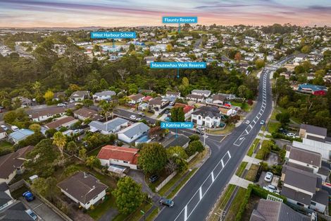 Photo of property in 2 Katrina Place, Massey, Auckland, 0614