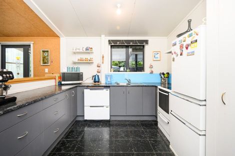 Photo of property in 21 Sutherland Road, Sanson, Palmerston North, 4479