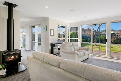 Photo of property in 4 Ernest Kemp Rise, Wharewaka, Taupo, 3330