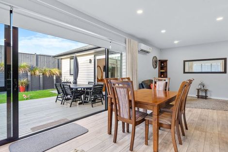 Photo of property in 64 Accolage Boulevard, Kumeu, 0810
