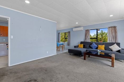 Photo of property in 1/16 Cabello Place, Unsworth Heights, Auckland, 0632