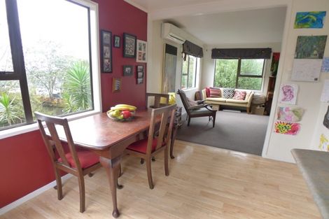 Photo of property in 16 Panzic Place, Glen Eden, Auckland, 0602