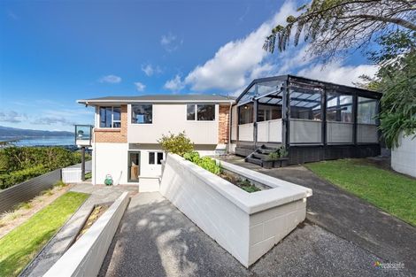 Photo of property in 96 Dowse Drive, Maungaraki, Lower Hutt, 5010