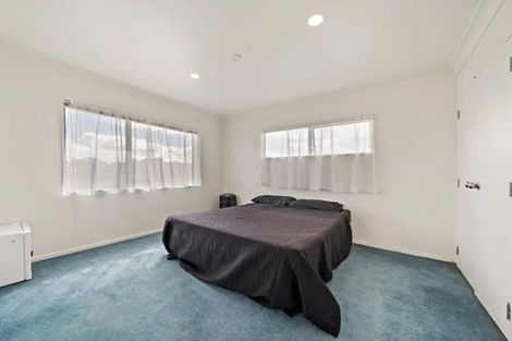 Photo of property in 14 Watervista Place, Mangere Bridge, Auckland, 2022