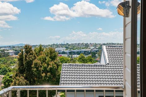 Photo of property in 76 San Valentino Drive, Henderson, Auckland, 0612