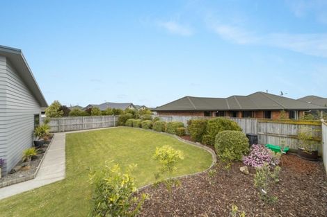 Photo of property in 32 Tennyson Avenue, Kelvin Grove, Palmerston North, 4414