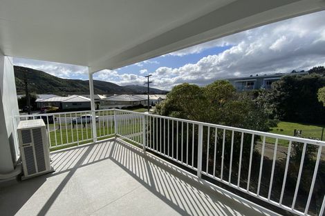 Photo of property in 95 Farmer Crescent, Taita, Lower Hutt, 5011