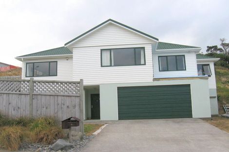 Photo of property in 4 Birkhall Grove, Strathmore Park, Wellington, 6022