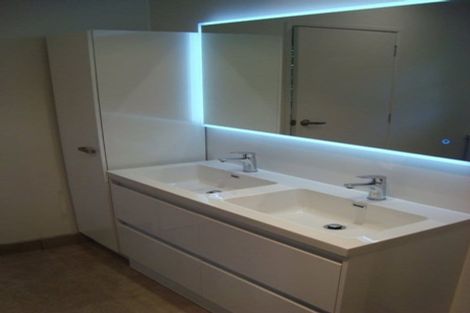 Photo of property in 4/8 Tawera Road, Greenlane, Auckland, 1051