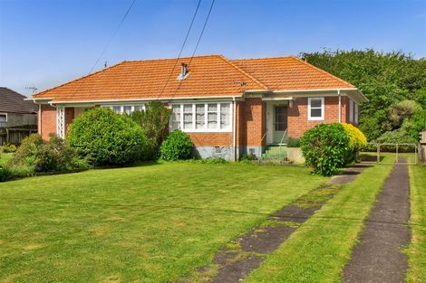 Photo of property in 40-42 Dixon Avenue, Hawera, 4610